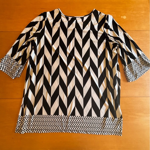 Anthony Richard’s 2X black white geometric print sequin collar tunic top - Picture 10 of 12